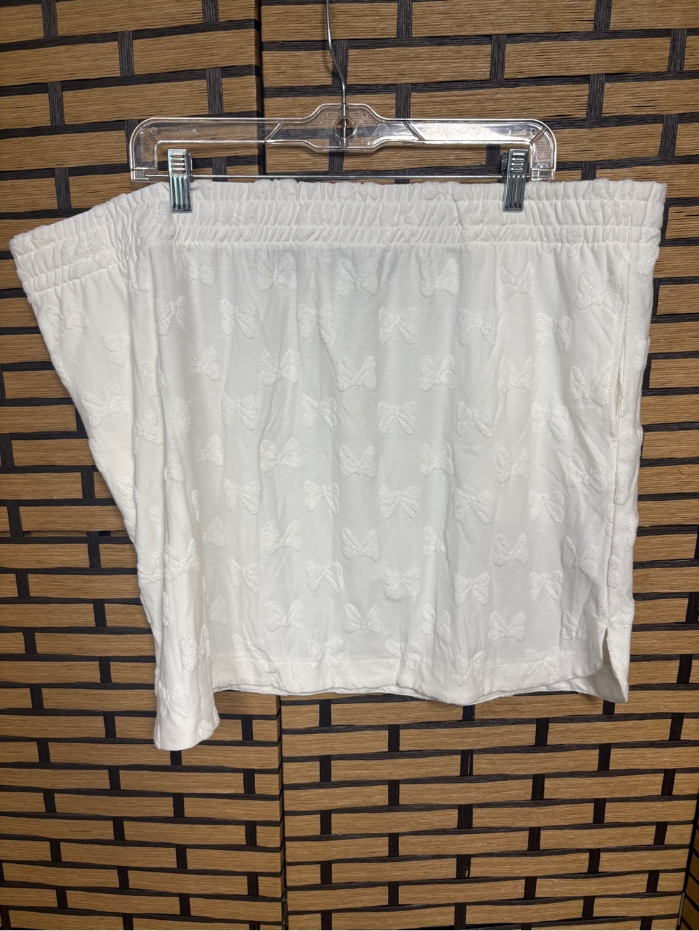 Disney Minnie Mouse White skirt Size XL